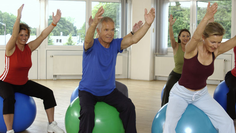 Rehasport auf Bällen